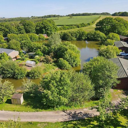 Braeburn Lodge Winkleigh Екстериор снимка