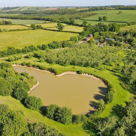 Braeburn Lodge Winkleigh Екстериор снимка