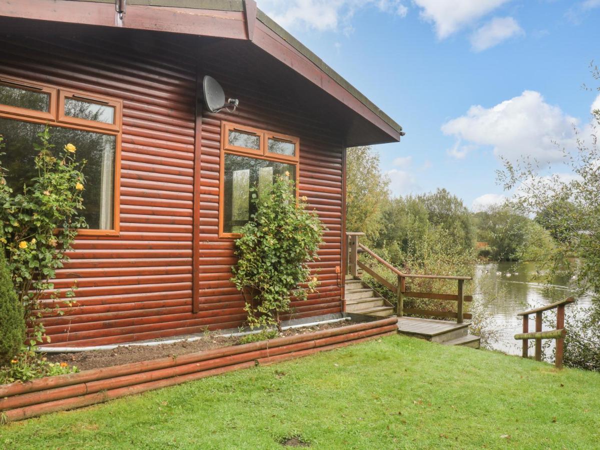 Braeburn Lodge Winkleigh Екстериор снимка