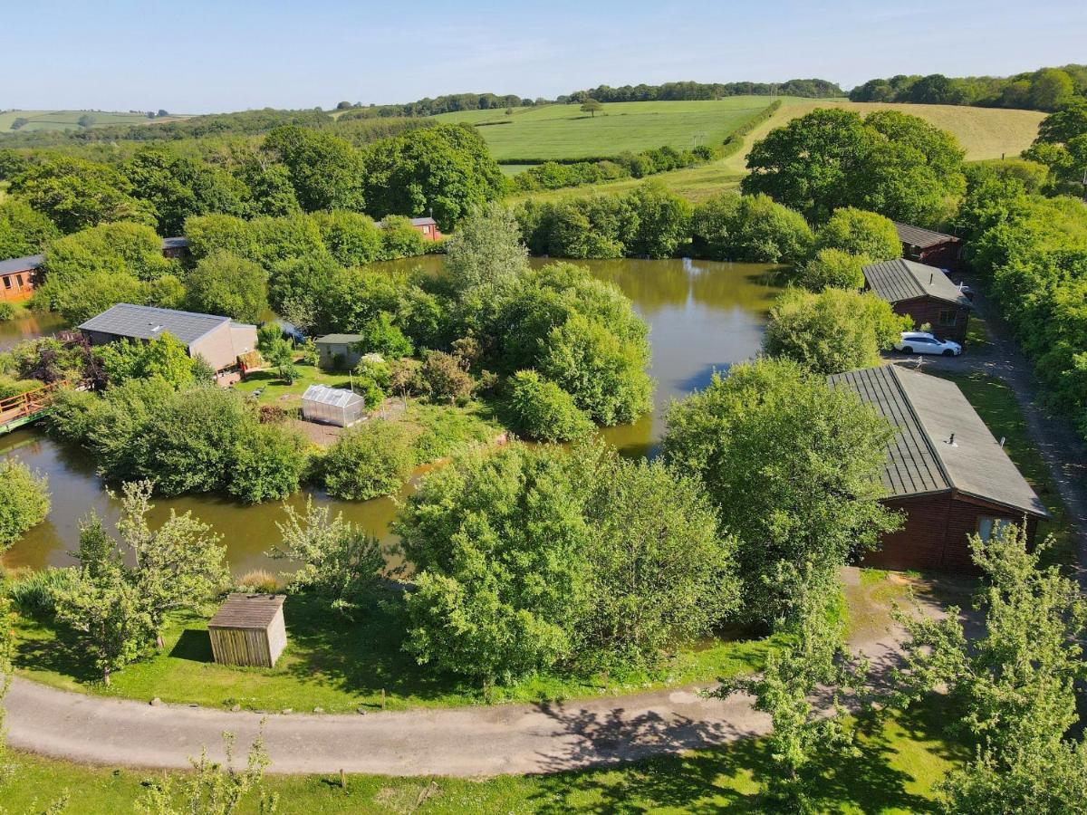 Braeburn Lodge Winkleigh Екстериор снимка